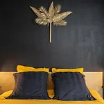 Pure Gold - Casa Vostra - Caution 800 Eur & Id Requises - Proche Chateau Rouge